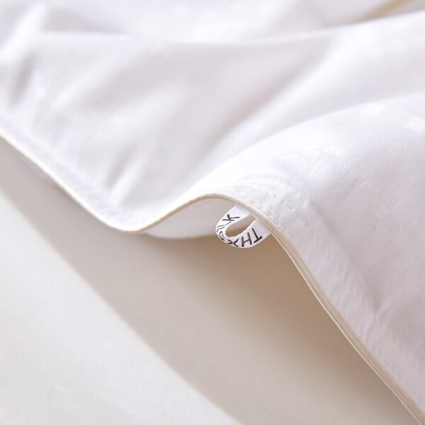 Summer 6A Mulberry Silk Filled Comforter - Image 6