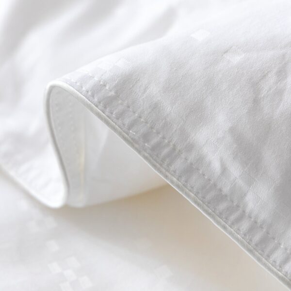 Winter 6A Mulberry Silk Filled Comforter - Image 7