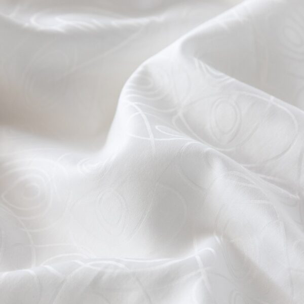 Winter 7A Grade Silk Filled Comforter - Image 9