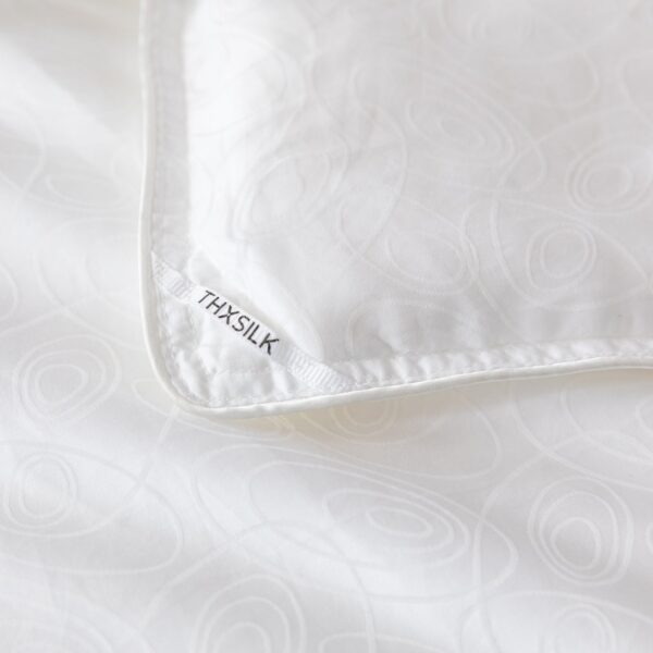 Winter 7A Grade Silk Filled Comforter - Image 7