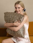19Momme 100% Mulberry Silk Pillowcase - Snowbud Lily